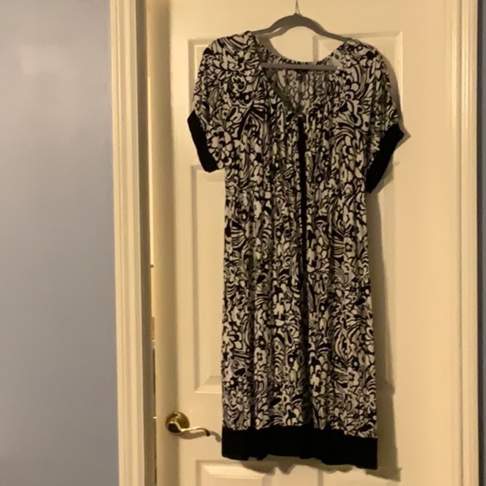 Black and white INC dress